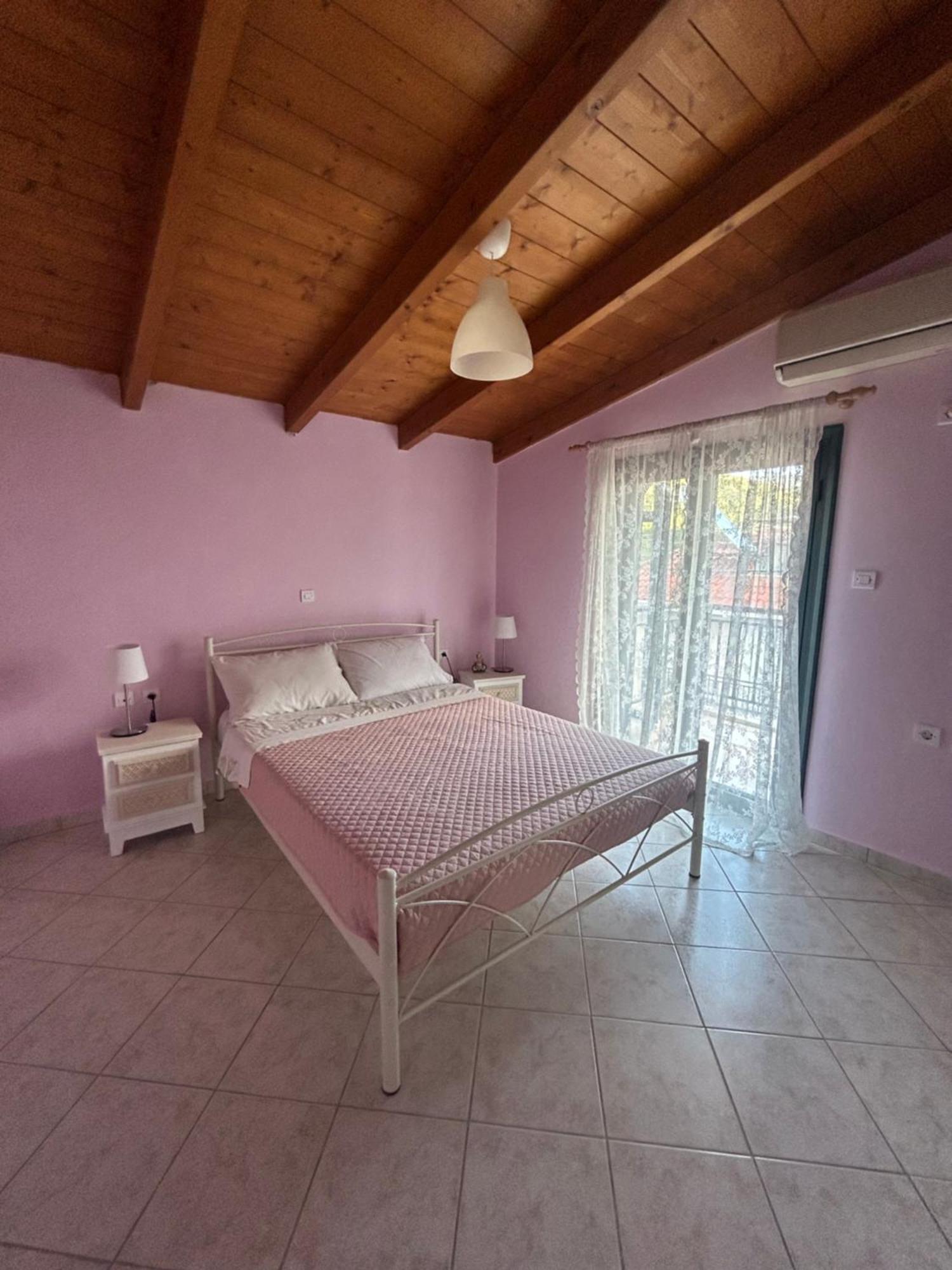 נפפקטוס Lena S Apartment מראה חיצוני תמונה
